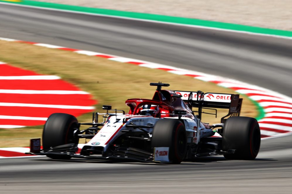 Lewis Hamilton giành quyền xuất phát đầu tiên tại Grand Prix Tây Ban Nha
