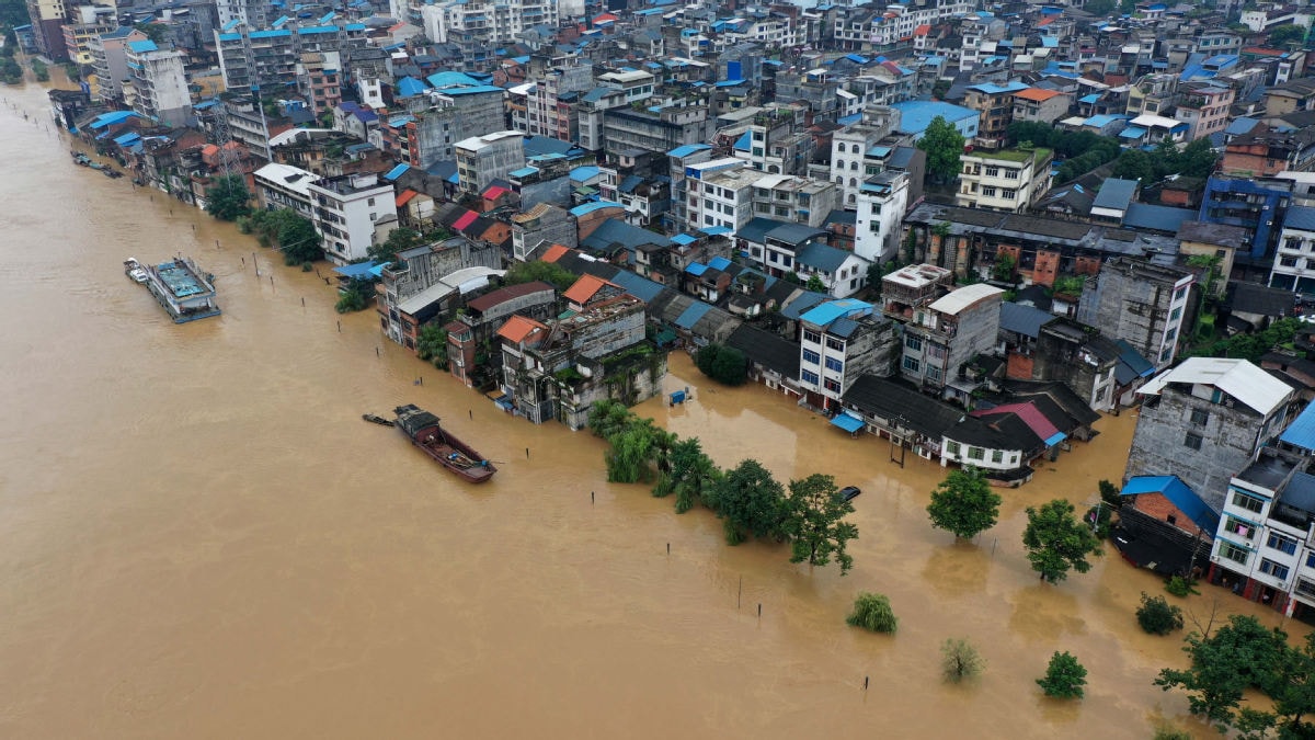 Trung Quốc khôi phục cảnh báo màu vàng về mưa bão