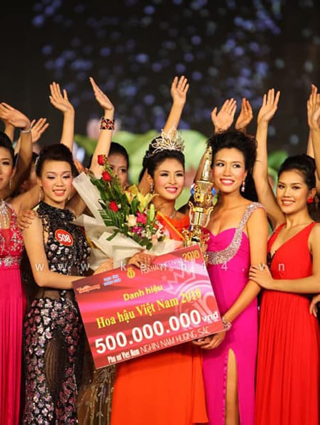 Hoa hậu Ngọc Hân 10 năm đăng quang 0