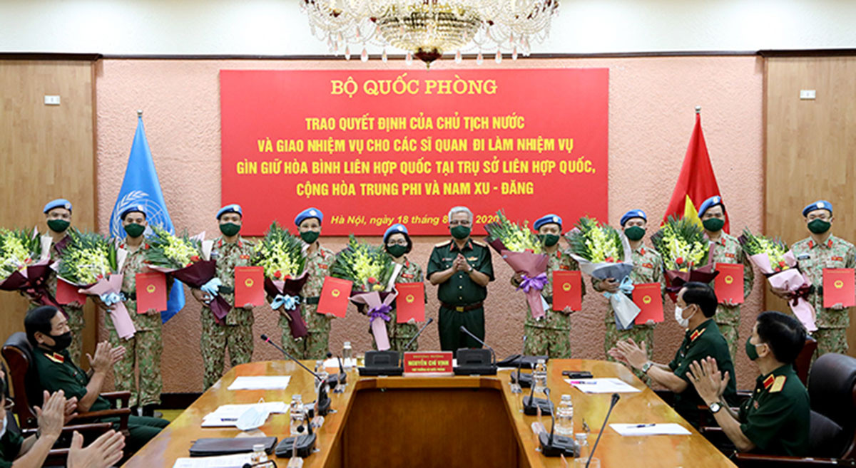Quyết định của Chủ tịch nước: 10 sĩ quan Quân đội lên đường gìn giữ hòa bình Liên hợp quốc