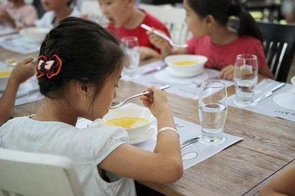 giáo dục trẻ tại bàn ăn 2 giáo dục trẻ tại bàn ăn 2
