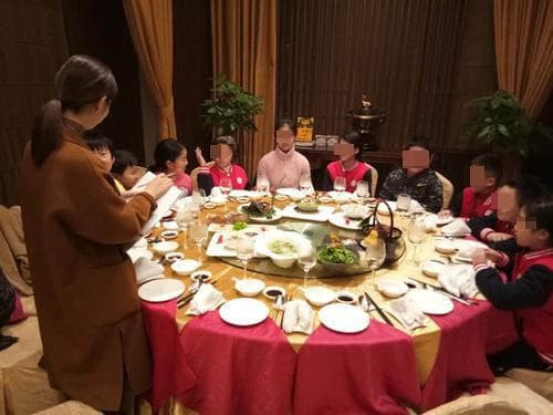 giáo dục trẻ tại bàn ăn 4 giáo dục trẻ tại bàn ăn 4
