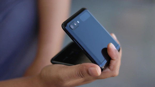 Samsung sắp ra mắt smartphone màn hình gập giá rẻ