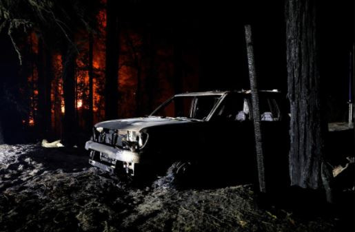 California tìm kiếm sự giúp đỡ khi cháy rừng đe dọa cộng đồng