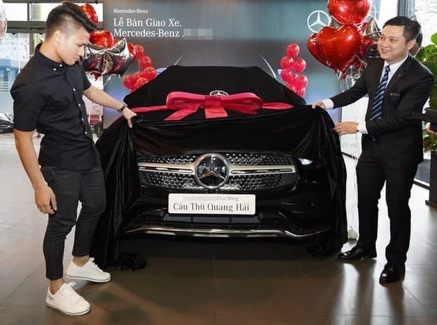 Quang Hải và Huỳnh Anh đi mẹc  1