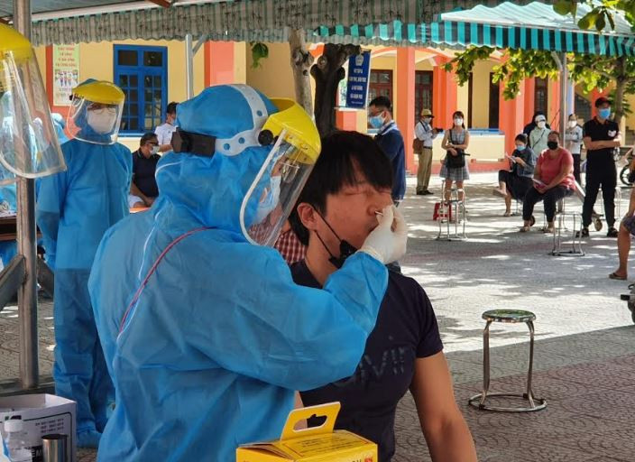 Đà Nẵng: Tổ chức xét nghiệm SARS-CoV-2 phục vụ kỳ thi tốt nghiệp THPT