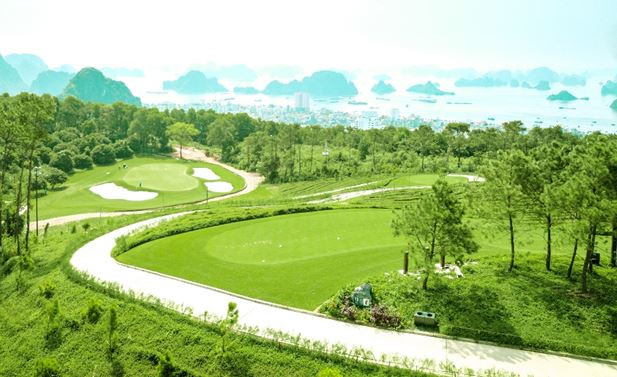 Ngắm trọn Hạ Long từ khu biệt thự sân golf “có một không hai” tại Quảng Ninh 