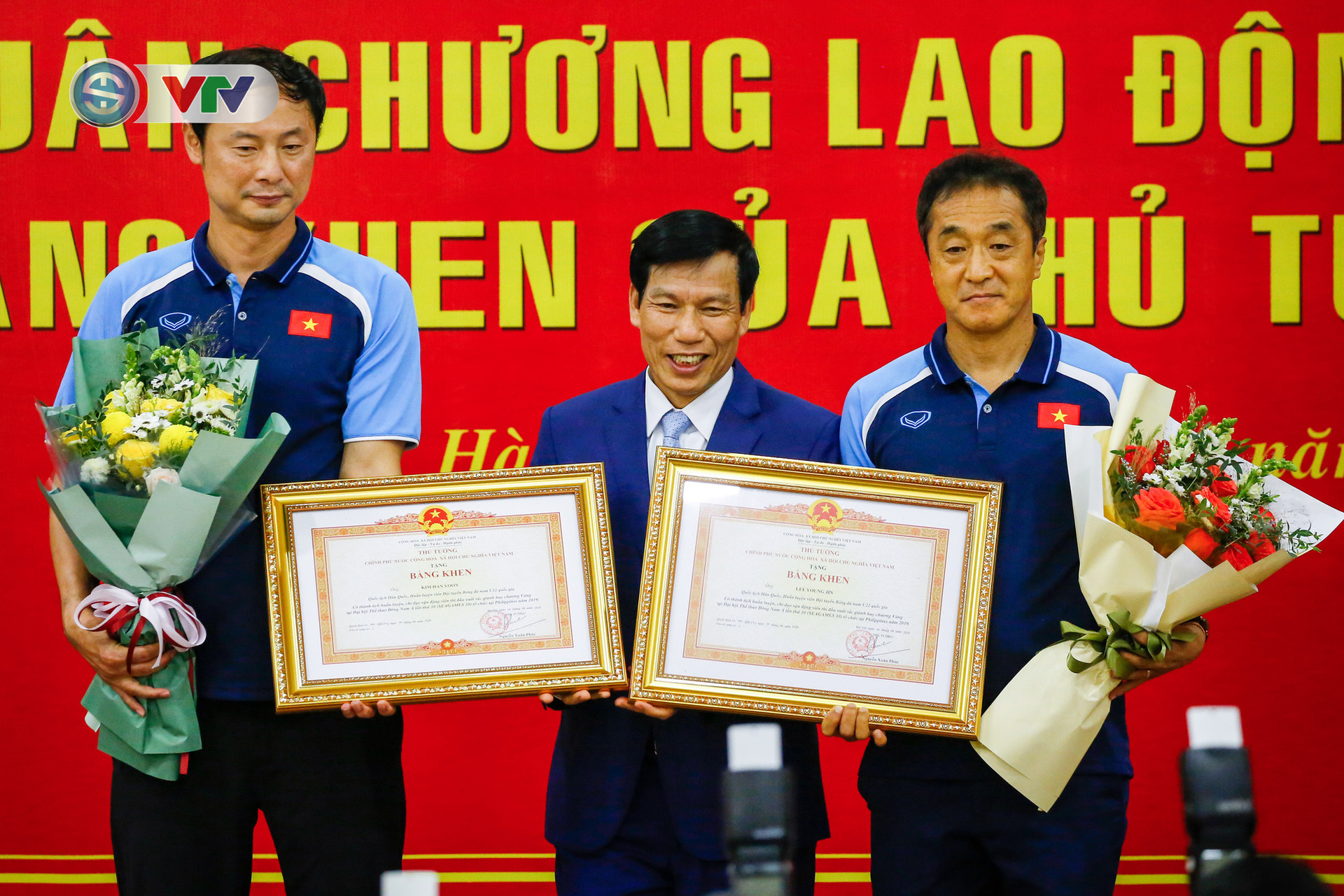 HLV Park Hang Seo nhận vinh dự chưa từng có trong lịch sử bóng đá Việt Nam - Ảnh 3.