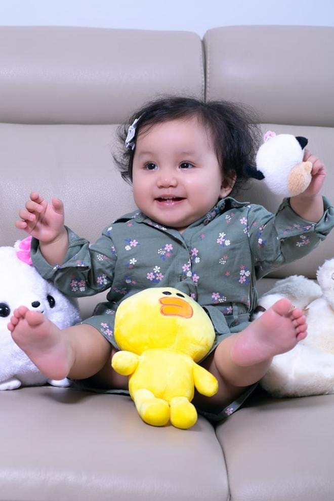 Ca sĩ Ngọc Anh chính thức khoe hình ảnh ngọt ngào bên công chúa thứ hai xinh như búp bê 1