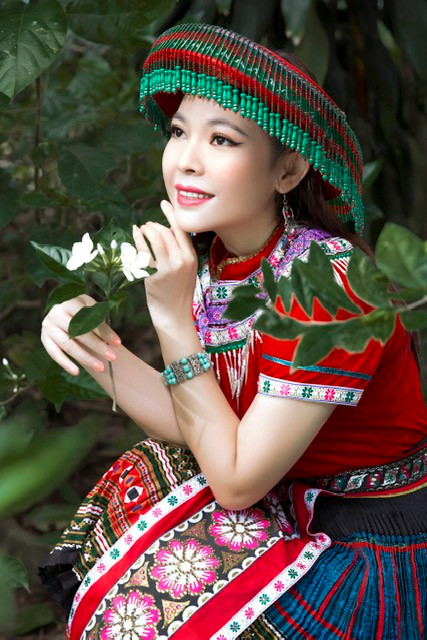 Kim Thanh Thảo truyền tải thông điệp bảo tồn văn hoá Thổ cẩm dân tộc