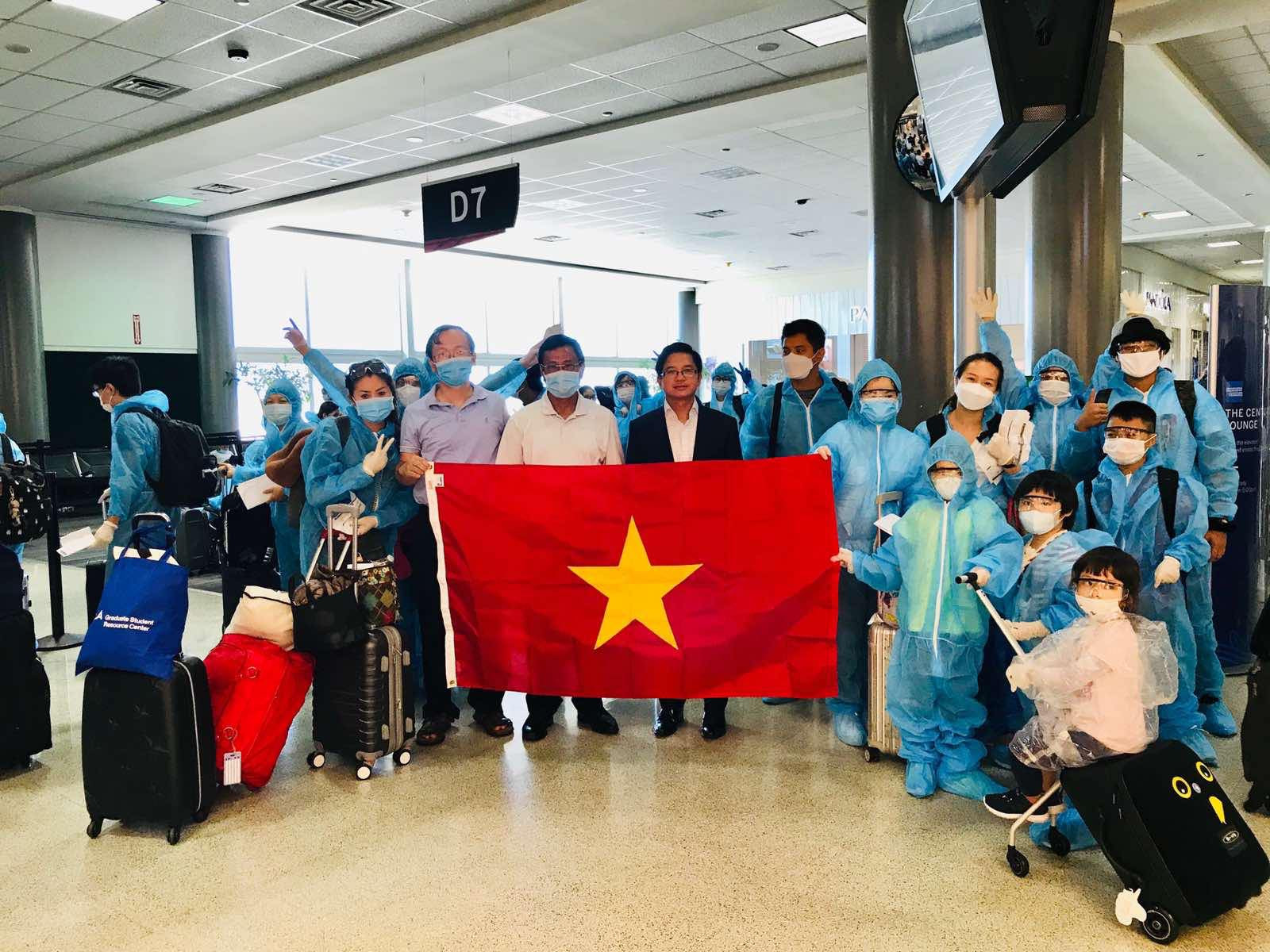 Dịch COVID-19: Đưa gần 700 công dân Việt Nam từ Mỹ và Macao (Trung Quốc) về nước