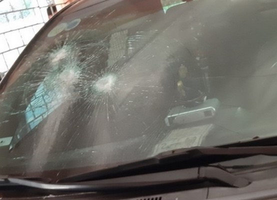 Xe ô tô của Chủ tịch UBND huyện Thường Xuân bị đập phá