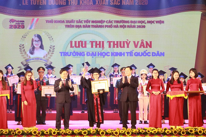 Hà Nội vinh danh 88 thủ khoa xuất sắc tốt nghiệp các trường đại học, học viện