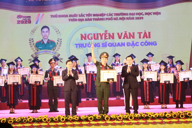Hà Nội vinh danh 88 thủ khoa xuất sắc tốt nghiệp các trường đại học, học viện