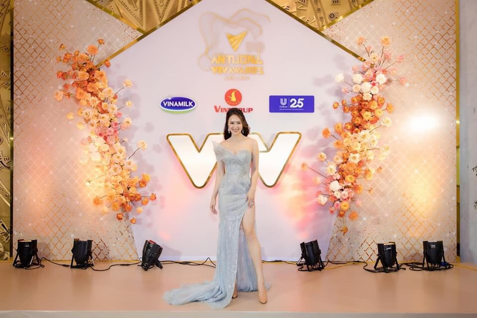 Hồng Diễm “Nữ diễn viên ấn tượng” của VTV Awards 2020