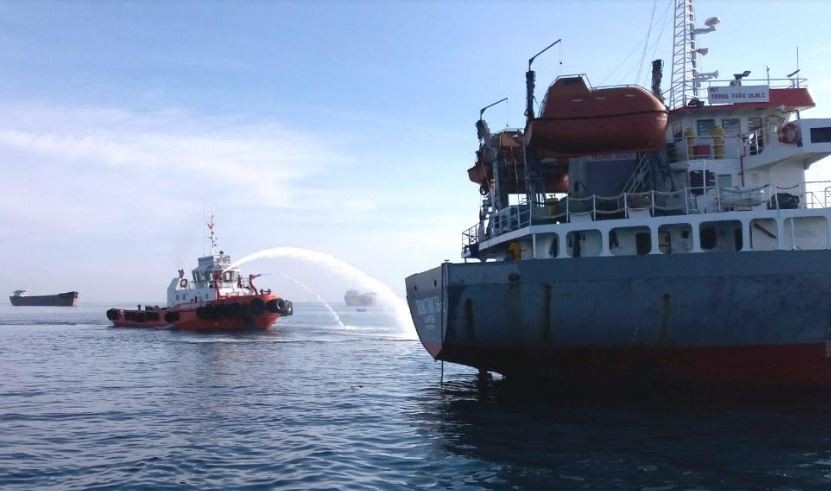 Một thuyền viên mất tích khi tàu chở dầu phát nổ