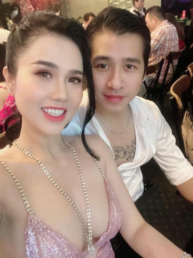 Chị gái Ngọc Trinh gợi cảm 5