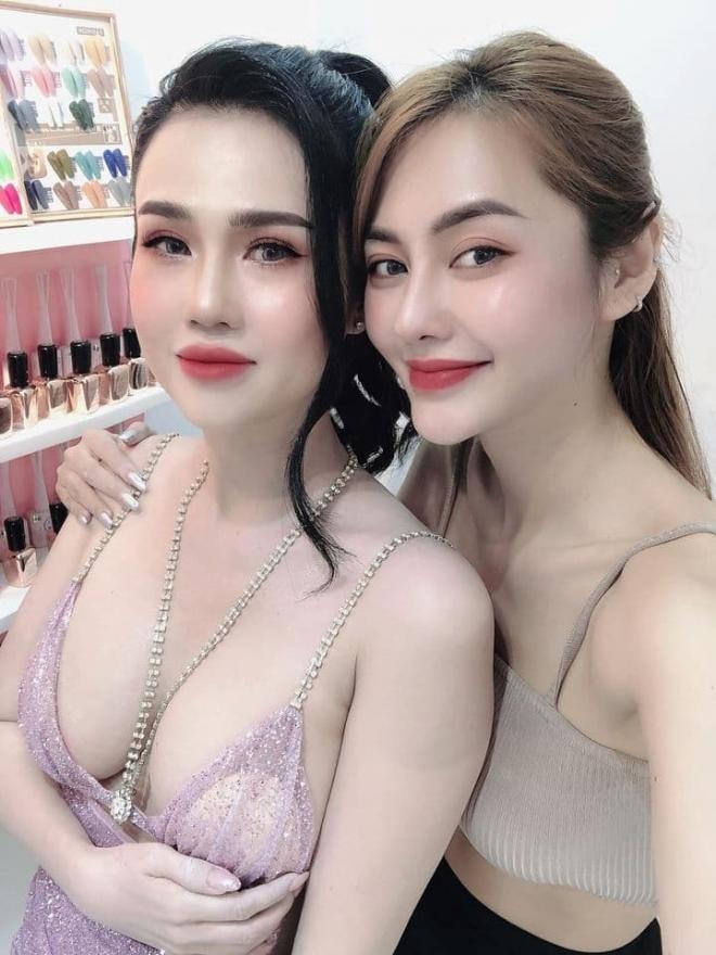 Chị gái Ngọc Trinh gợi cảm 6