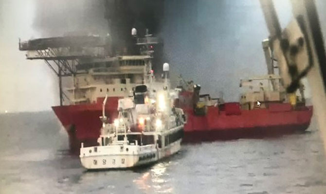 Cháy tàu đặt cáp ngầm có 10 người Việt ở Hàn Quốc 