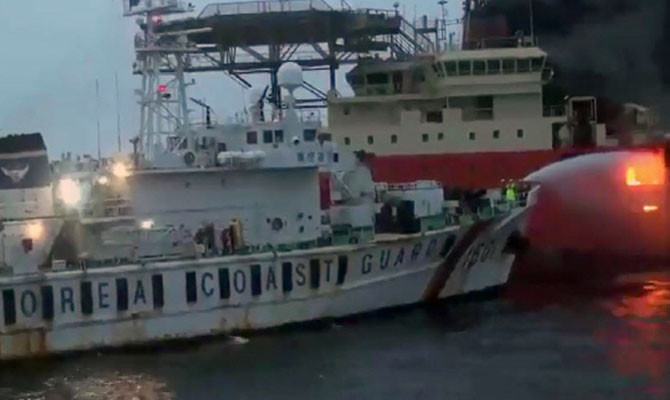 Cháy tàu đặt cáp ngầm có 10 người Việt ở Hàn Quốc 