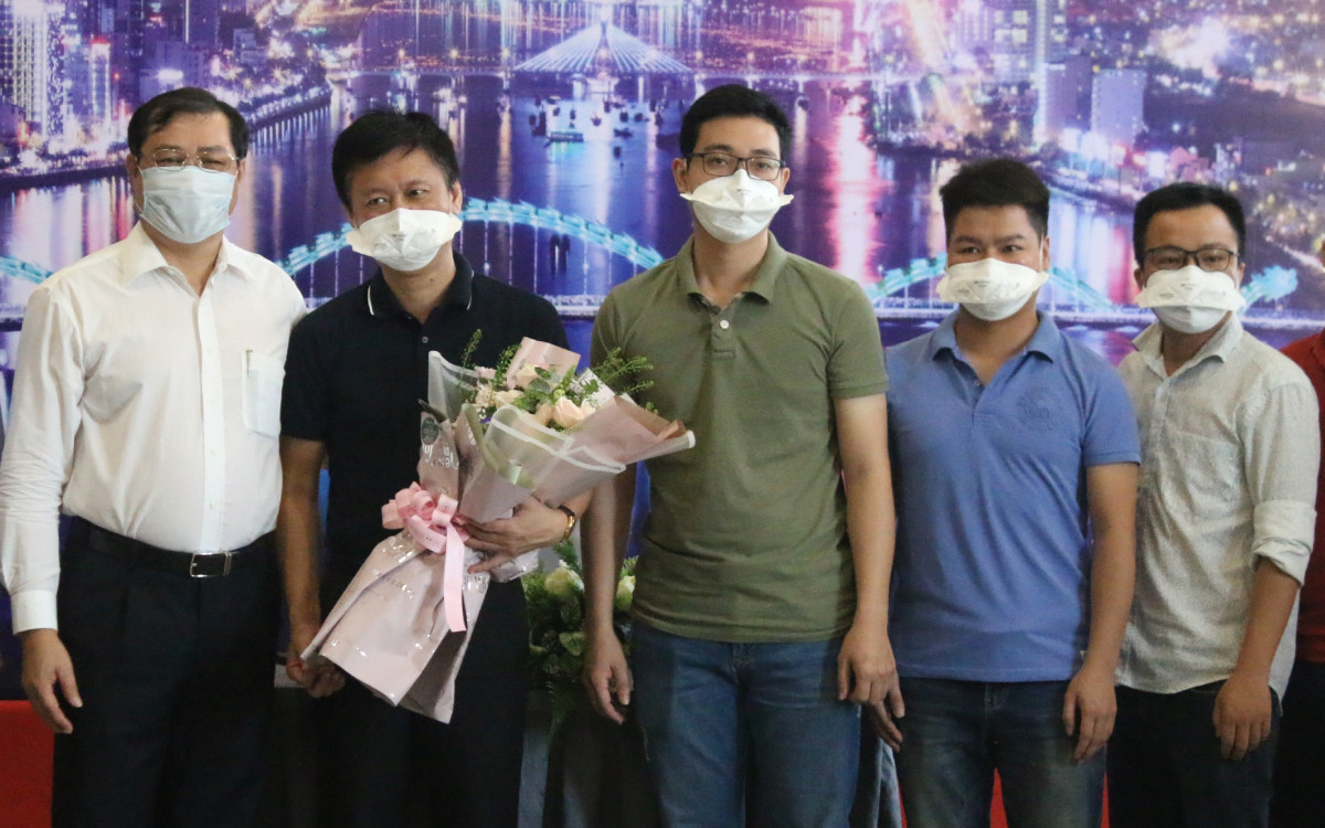Những y, bác sĩ chi viện cuối cùng rời Đà Nẵng