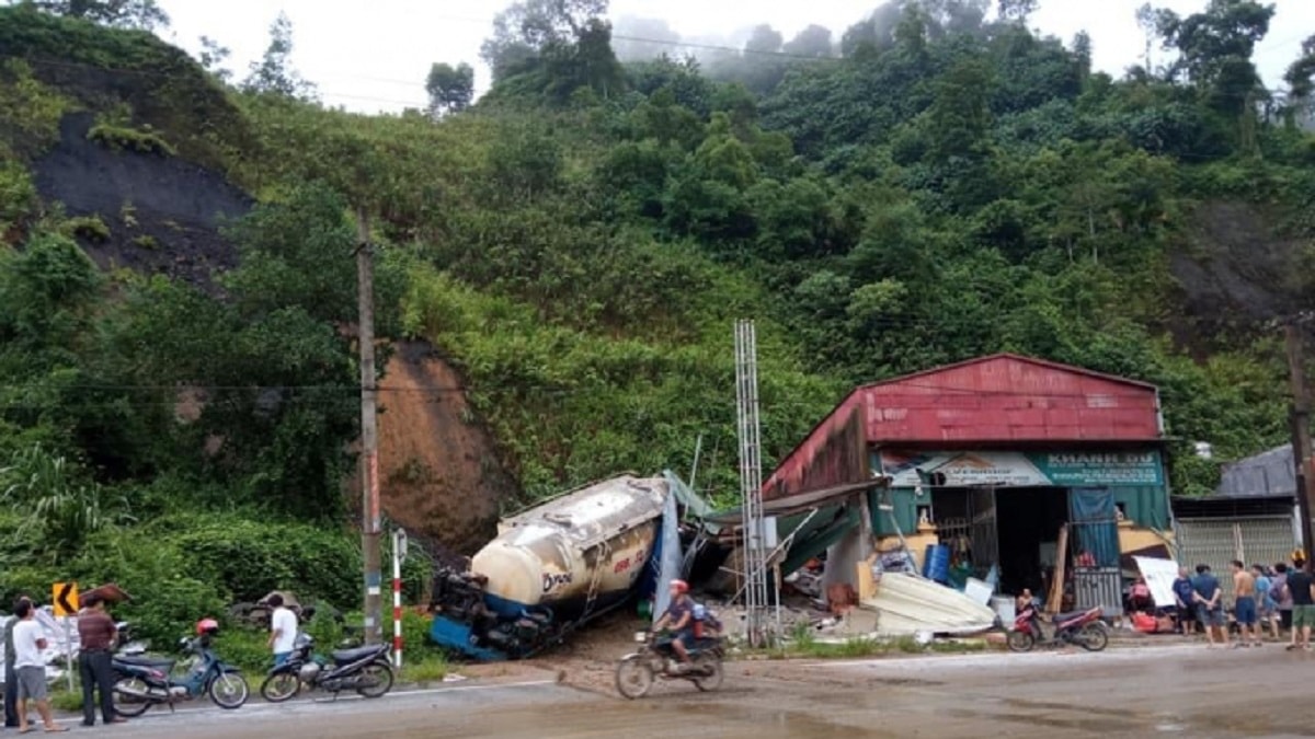 Hà Giang: Đá lở rơi vào nhà dân, một học sinh lớp 8 tử vong