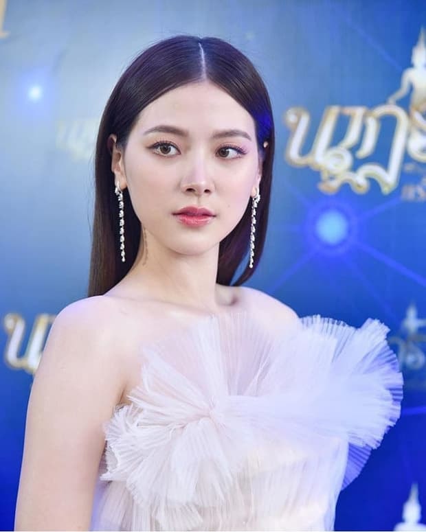 Mỹ nhân 'Chiếc lá cuốn bay' đẹp tựa nữ thần trong đêm trao giải 'Oscar Thái Lan', kéo đến ảnh hậu trường mà muốn xỉu 2