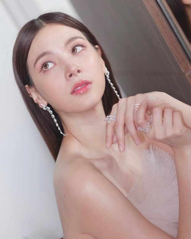 Mỹ nhân 'Chiếc lá cuốn bay' đẹp tựa nữ thần trong đêm trao giải 'Oscar Thái Lan', kéo đến ảnh hậu trường mà muốn xỉu 6