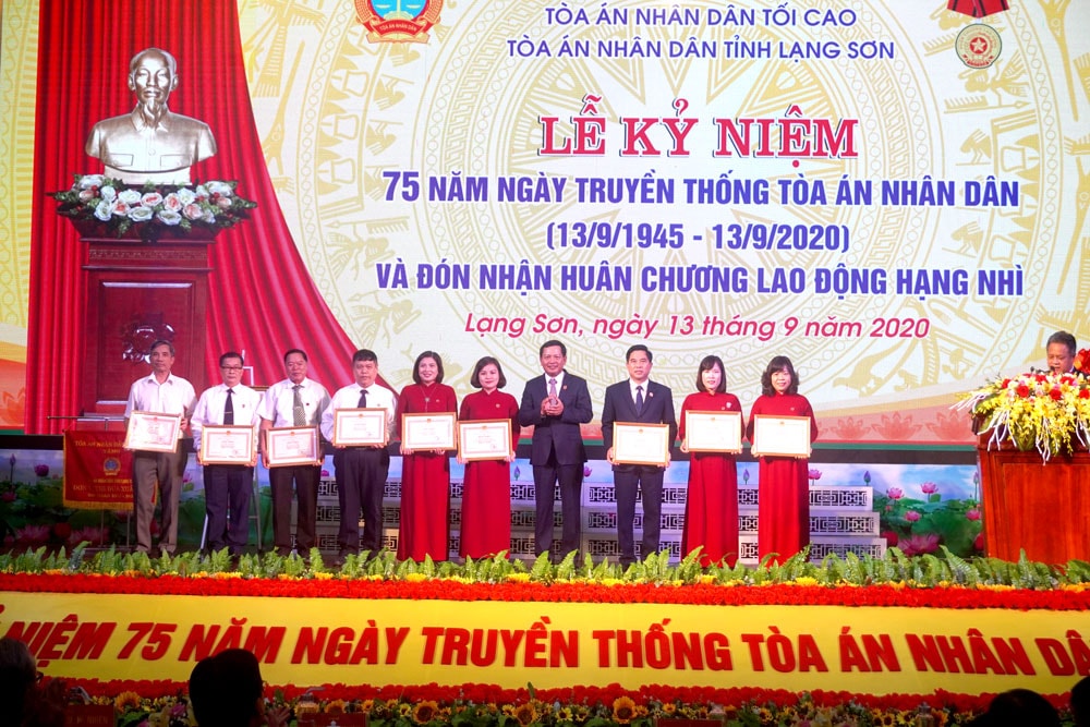 TAND tỉnh Lạng Sơn tổ chức lễ kỷ niệm 75 năm ngày truyền thống TAND