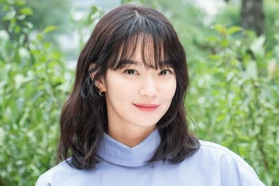 Shin Min Ah lần đầu tiên nói về mối quan hệ với Kim Woo Bin sau 5 năm hẹn hò