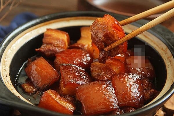 Đầu bếp tiết lộ bí quyết làm món thịt heo kho tộ với mẹo '3 không' cực đơn giản và ngon miệng 1