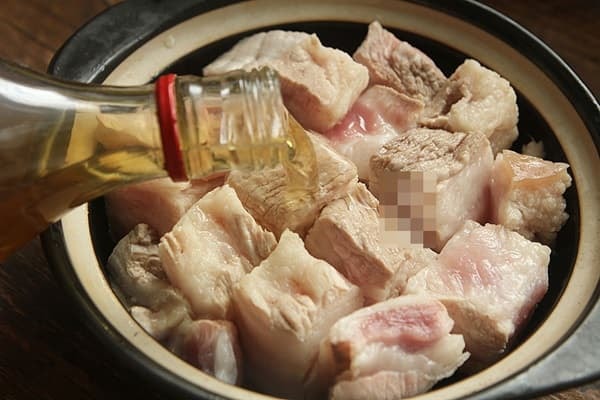 Đầu bếp tiết lộ bí quyết làm món thịt heo kho tộ với mẹo '3 không' cực đơn giản và ngon miệng 5