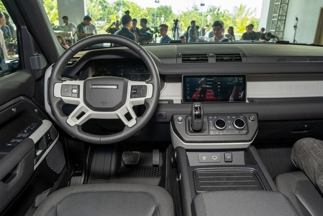 Land Rover Defender mới chính thức được ra mắt tại Việt Nam