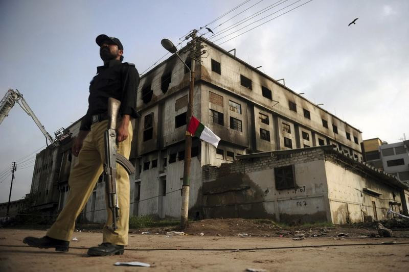 Vụ cháy nhà máy may ở Pakistan làm hơn 260 người thiệt mạng: 2 án tử hình