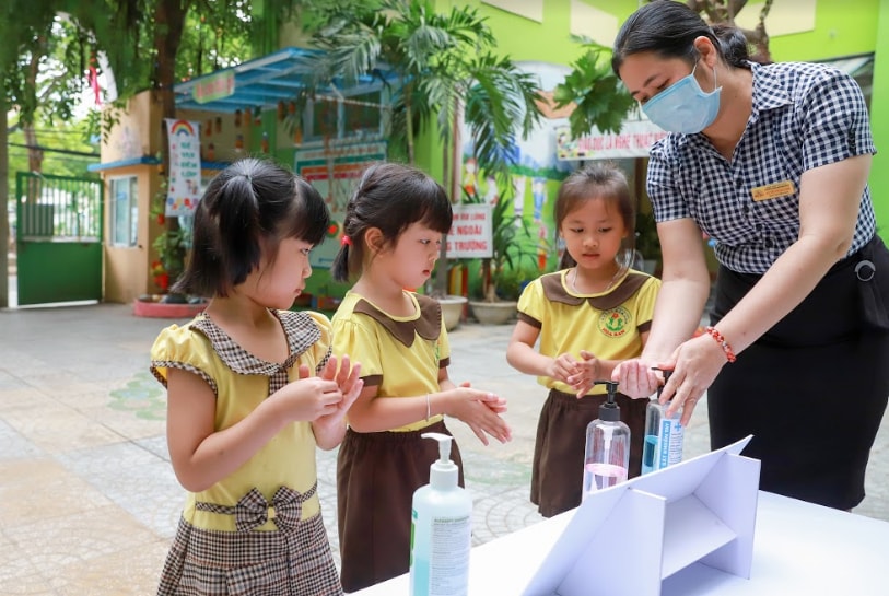 TP. Đà Nẵng tổ chức cho học sinh uống sữa học đường ngay ngày đầu tựu trường