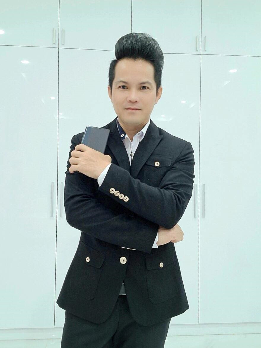 Ca sĩ Lương Minh Đạt: Giọng ca Bolero ngọt ngào với niềm đam mê kinh doanh mỹ phẩm