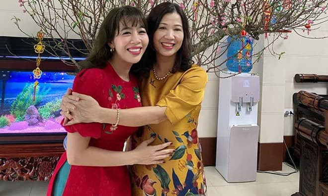 MC Diệp Chi và mẹ 0