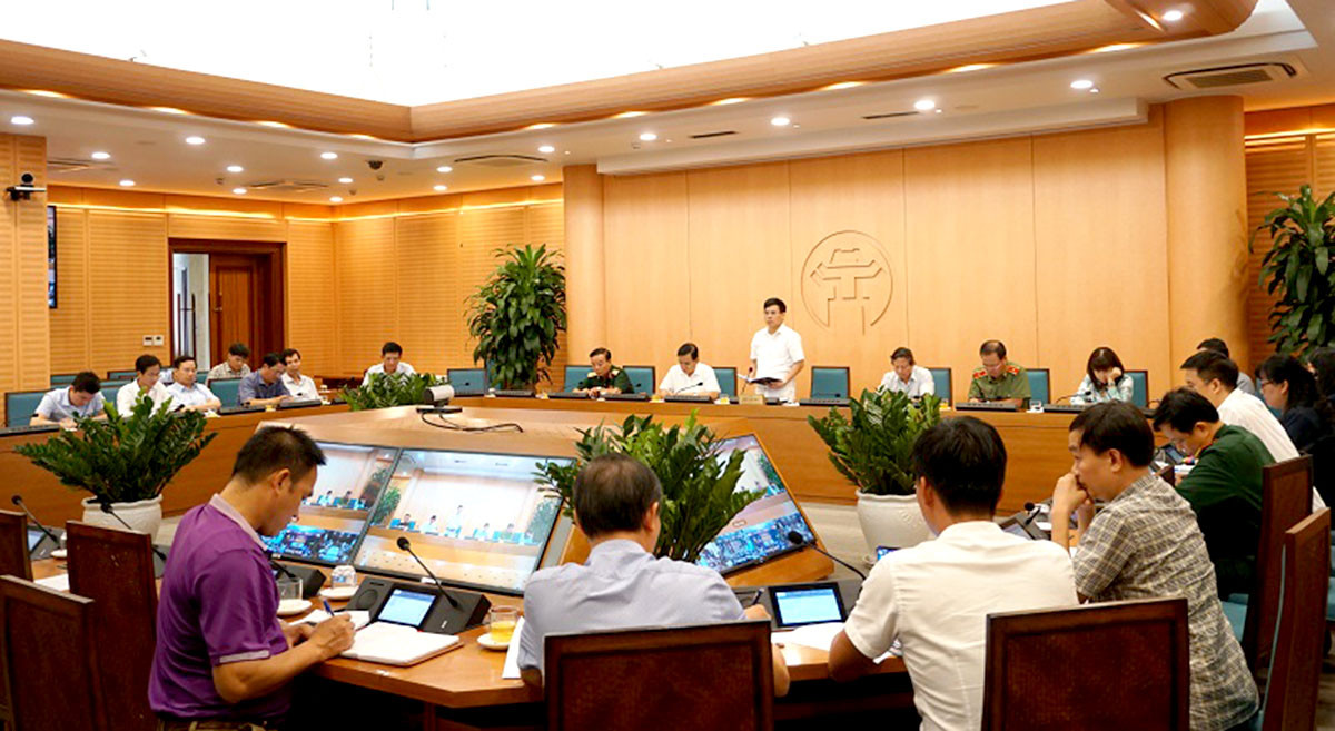 Không cử lãnh đạo họp phòng chống COVID-19, 6 đơn vị của Hà Nội bị phê bình