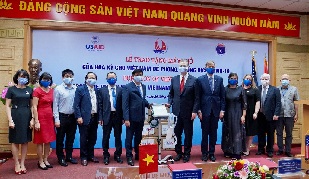 Mỹ trao tặng Việt Nam 100 máy thở ứng phó đại dịch Covid-19