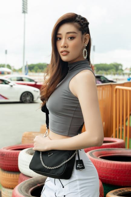 Hoa hậu Khánh Vân xuất hiện cực chất, cực cá tính