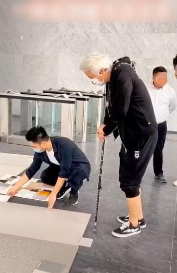 Vợ chồng 'Vi Phi' Trương Đình mua nhà cao hàng chục tầng, Lâm Thụy Dương đích thân chống nạng đến giám sát 6