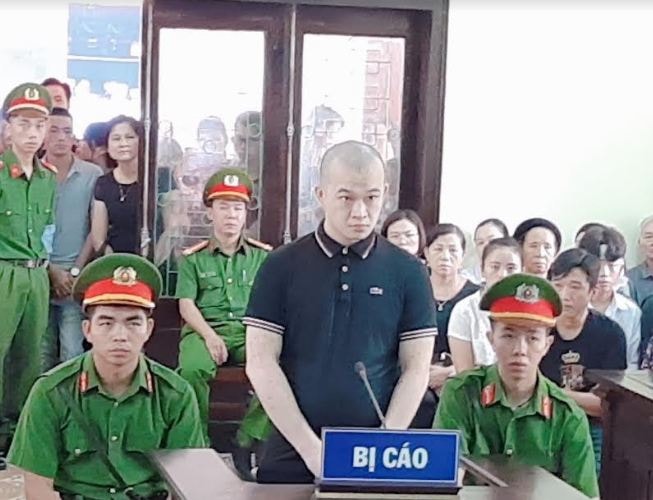 Rượu say, đâm chết “người tình” của bố