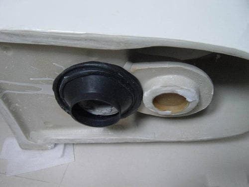 gioăng chống mùi nhà vệ sinh 2
