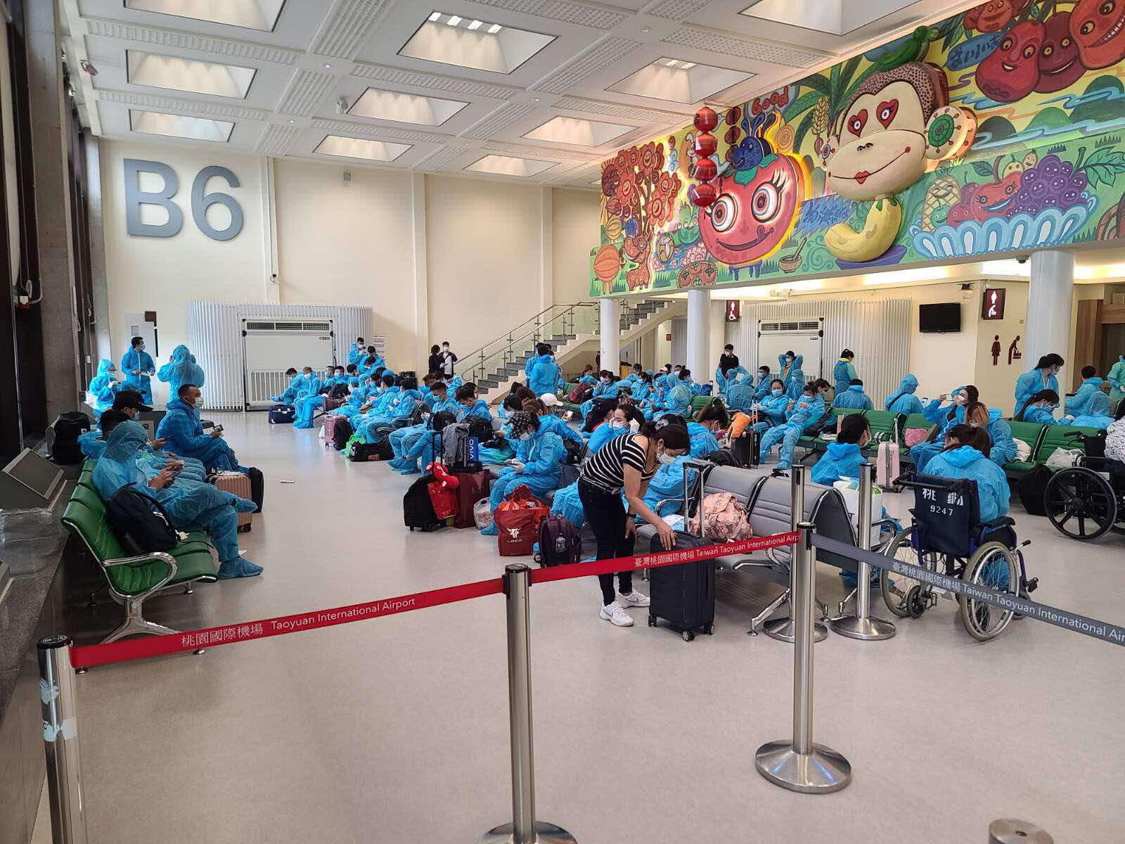 Thêm 2 chuyến bay chở hơn 350 công dân từ Đài Loan về nước