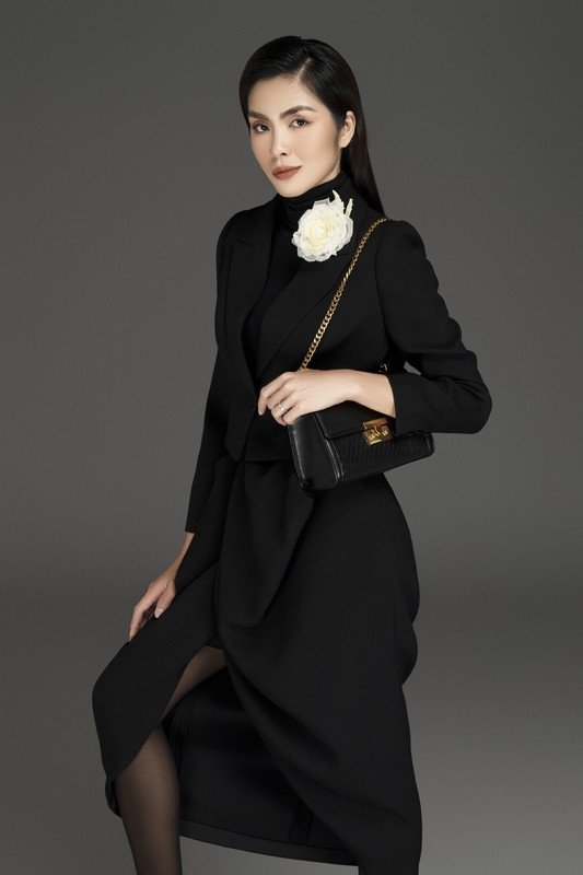 Tăng Thanh Hà cuốn hút với loạt trang phục sắc đen sang trọng 