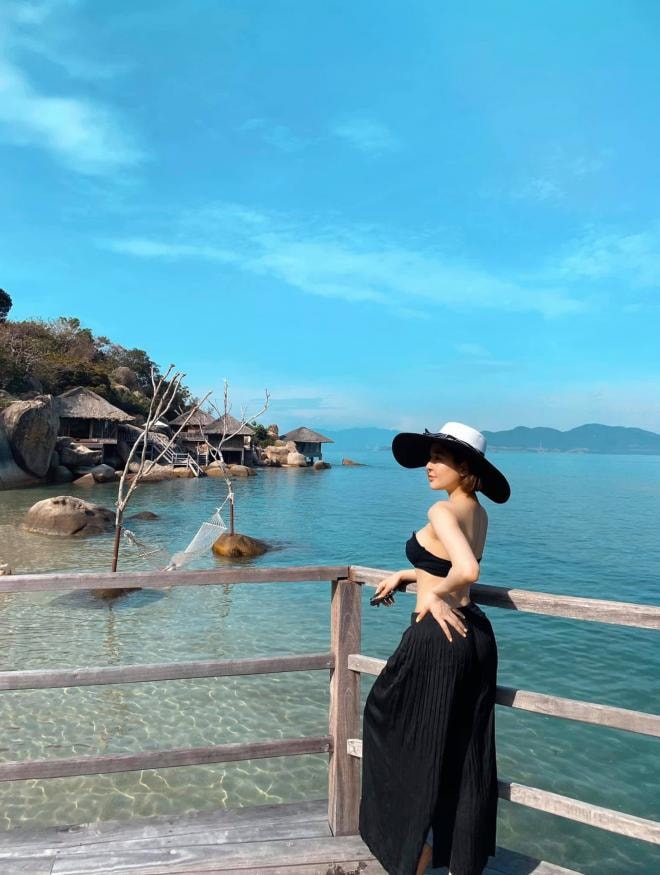 hot irl Trâm Anh bikini 2
