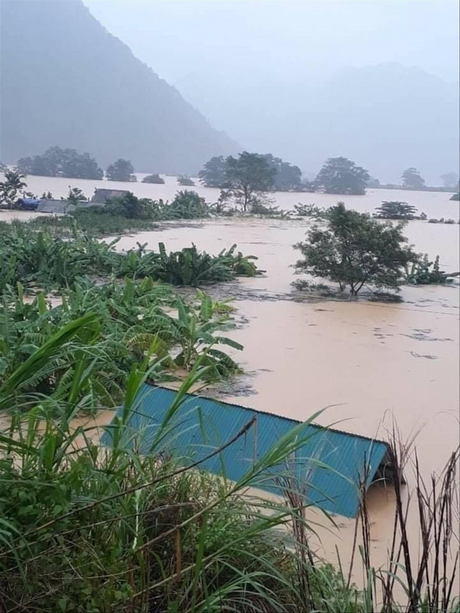 11 người chết, mất tích do mưa lũ ở miền Trung - 1