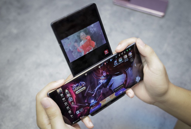LG Wing: Smartphone xoay hình chữ T, giá hơn 17 triệu đồng