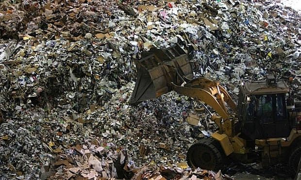 Nhật Bản giải quyết được nạn rác thải nhựa nhưng ăn cắp vặt lại gia tăng