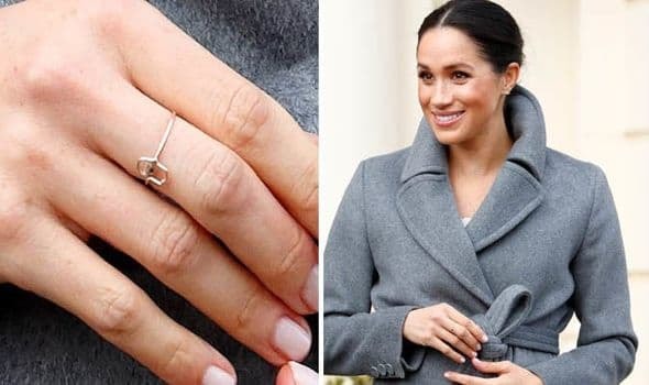 Giải mã ý nghĩa đằng sau sợi dây chuyền mắt quỷ của Meghan Markle 12